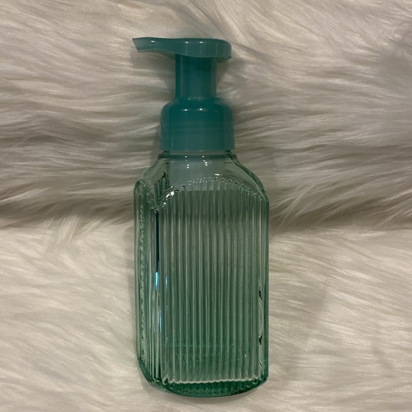 ‘Sage’ Vertical Lines Gentle & Clean Foaming Hand Soap Dispenser by BBW, NWTags - Picture 3 of 9